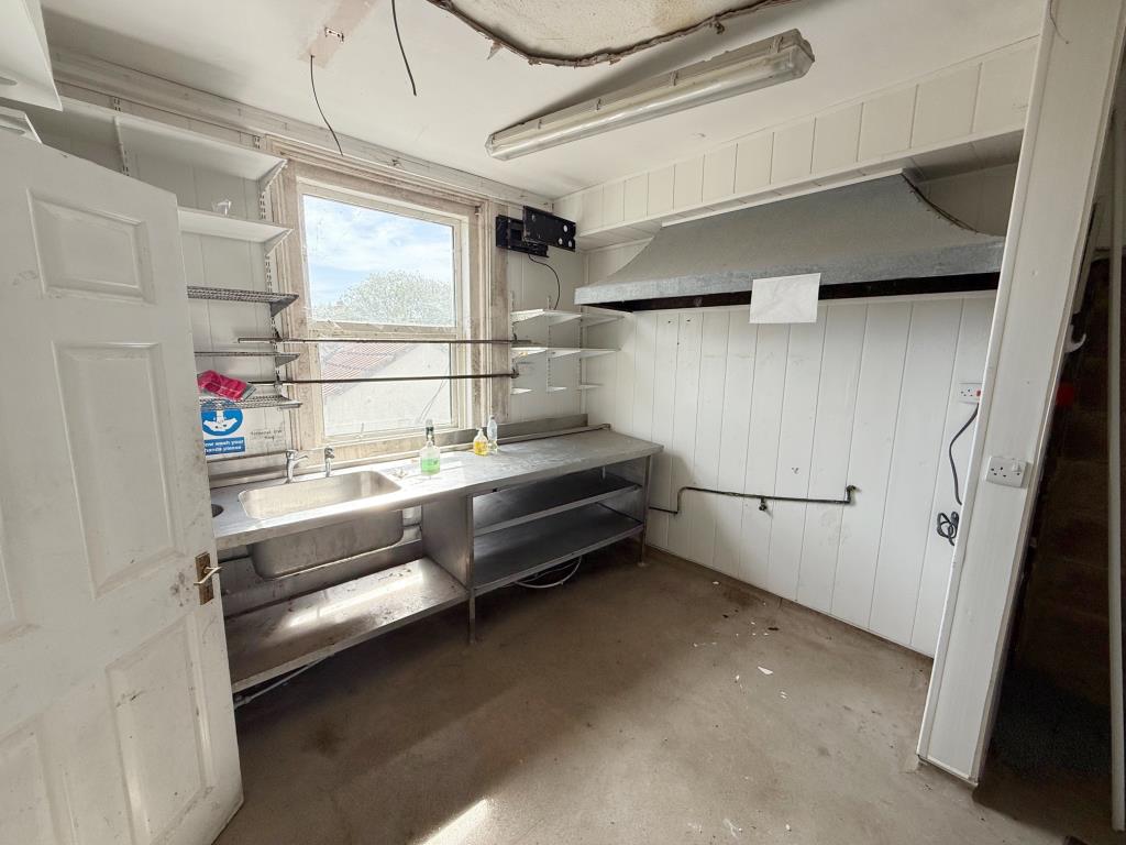 Lot: 148 - FORMER HMO WITH PLANNING FOR CONVERSION TO FLATS - Former commercial kitchen